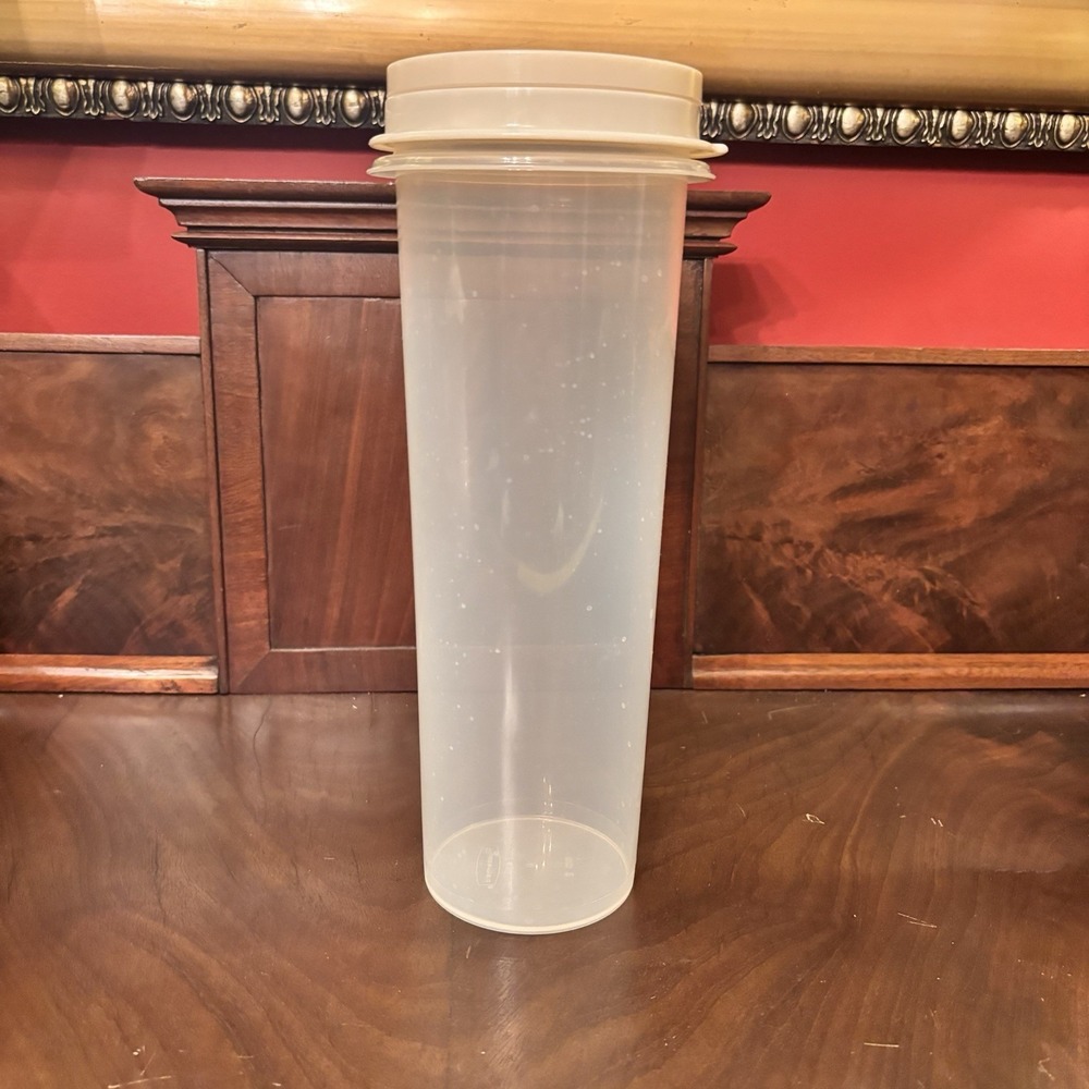Vintage Rubbermaid Pasta Spaghetti Storage Container Almond Lid 10.5" Tall USA